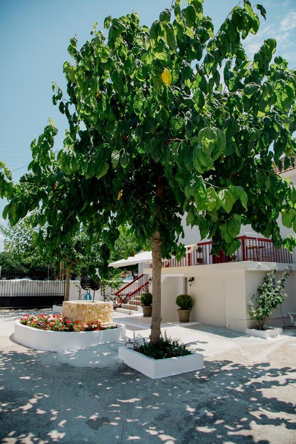 Rooms In Yard Korinth Exterior foto